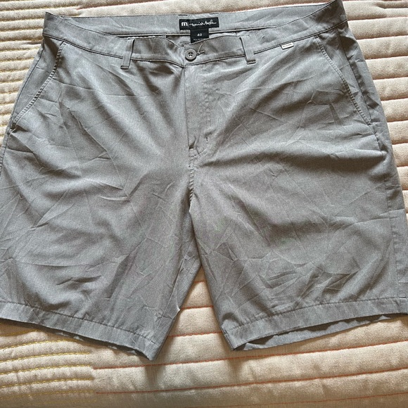 Travis Mathew Golf Short Grey 40 - Picture 8 of 9